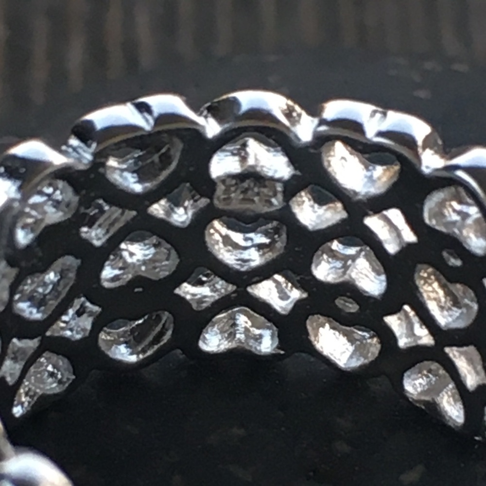 Wide 925 Silver Hearts Ring - Picture 6 of 6